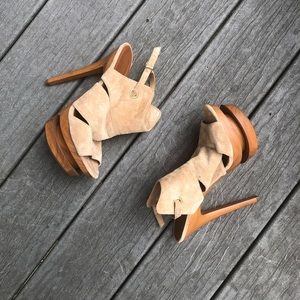 JESSICA SIMPSON SUEDE SHOES WITH PLATFORM - SIZE 9